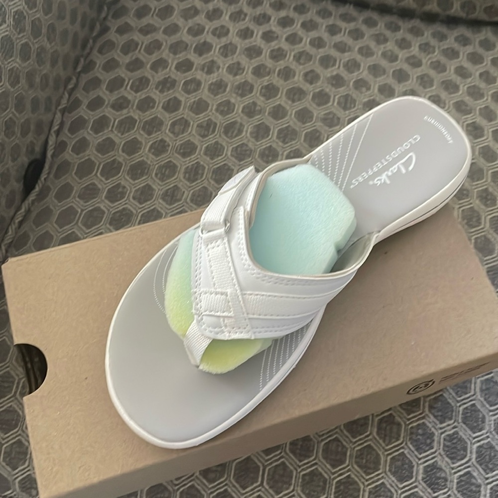 Clark’s cloudsteppers breeze sea in white